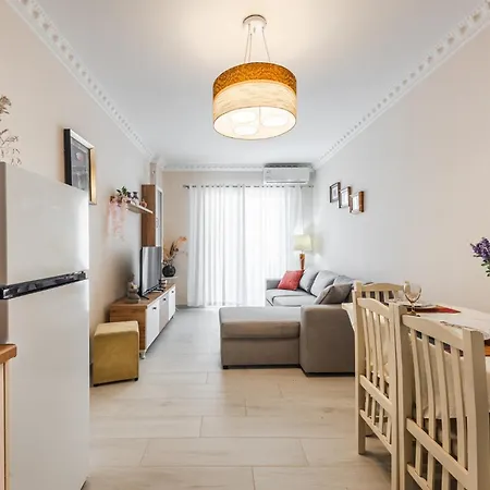 Helia's Cozy Qerret Lejlighed *