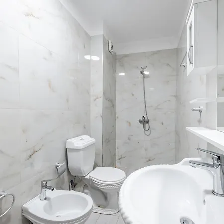 Helia's Cozy Qerret * Golem (Tirana)