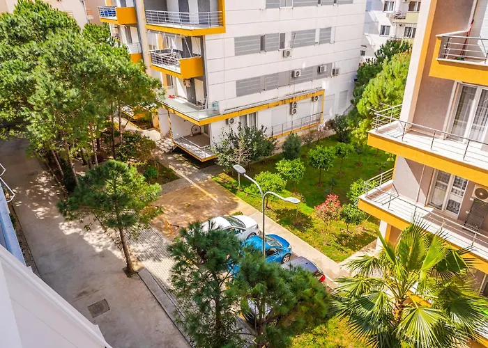 Helia's Cozy Qerret Apartment Golem (Tirana)