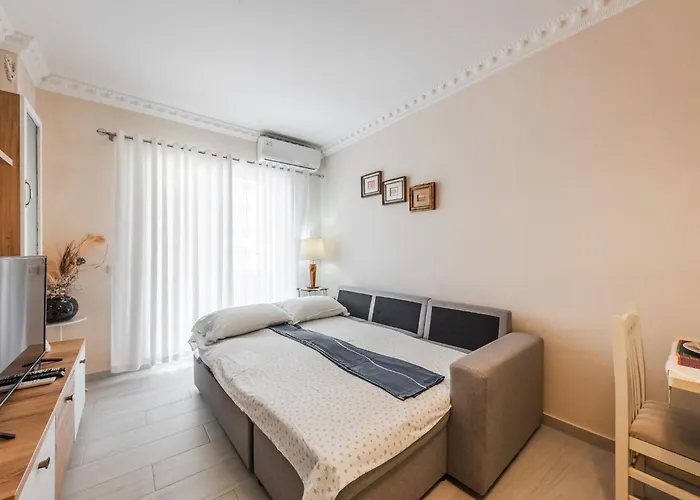 Apartment Helia's Cozy Qerret *