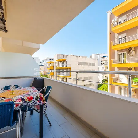 Helia's Cozy Qerret Apartament *