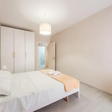 Apartmán Helia's Cozy Qerret