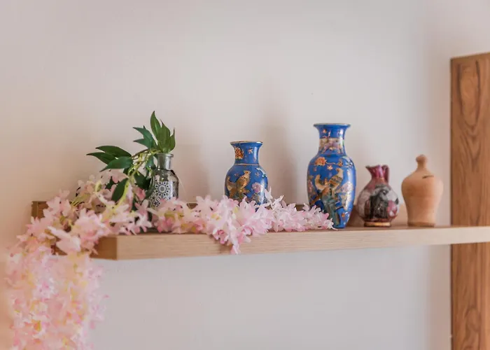 Helia's Cozy Qerret Apartman Golem